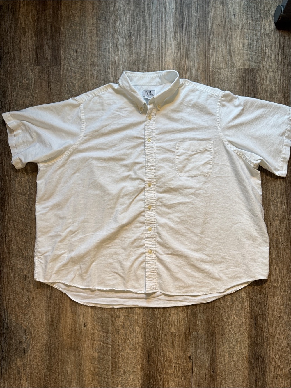 Men's White Short-Sleeve Button-Down Shirt with Pocket